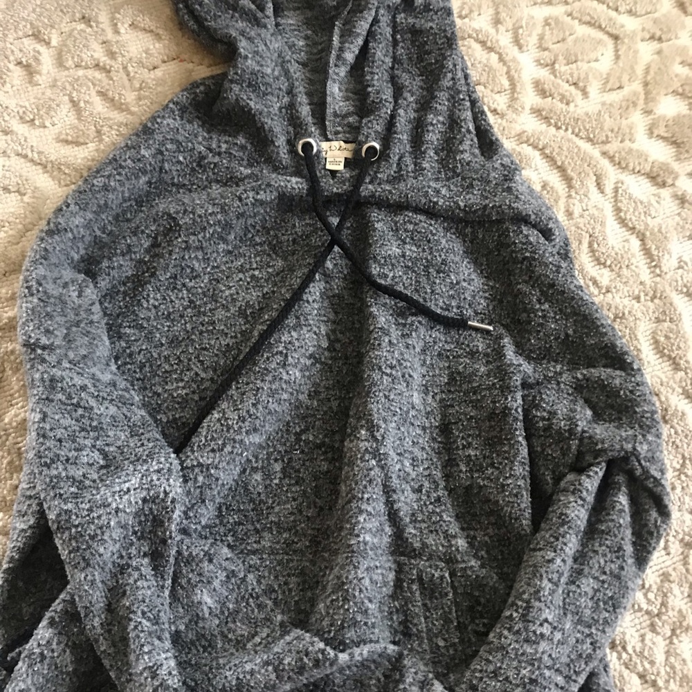 Grey sweatshirt